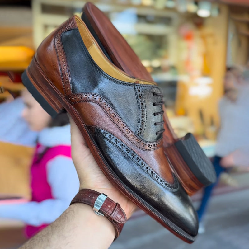 Men's Colorblock Brogues Carved Point-toe Leather Shoes