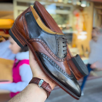 Men's Colorblock Brogues Carved Point-toe Leather Shoes