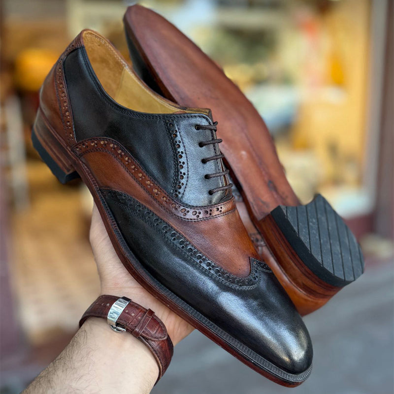 Men's Colorblock Brogues Carved Point-toe Leather Shoes